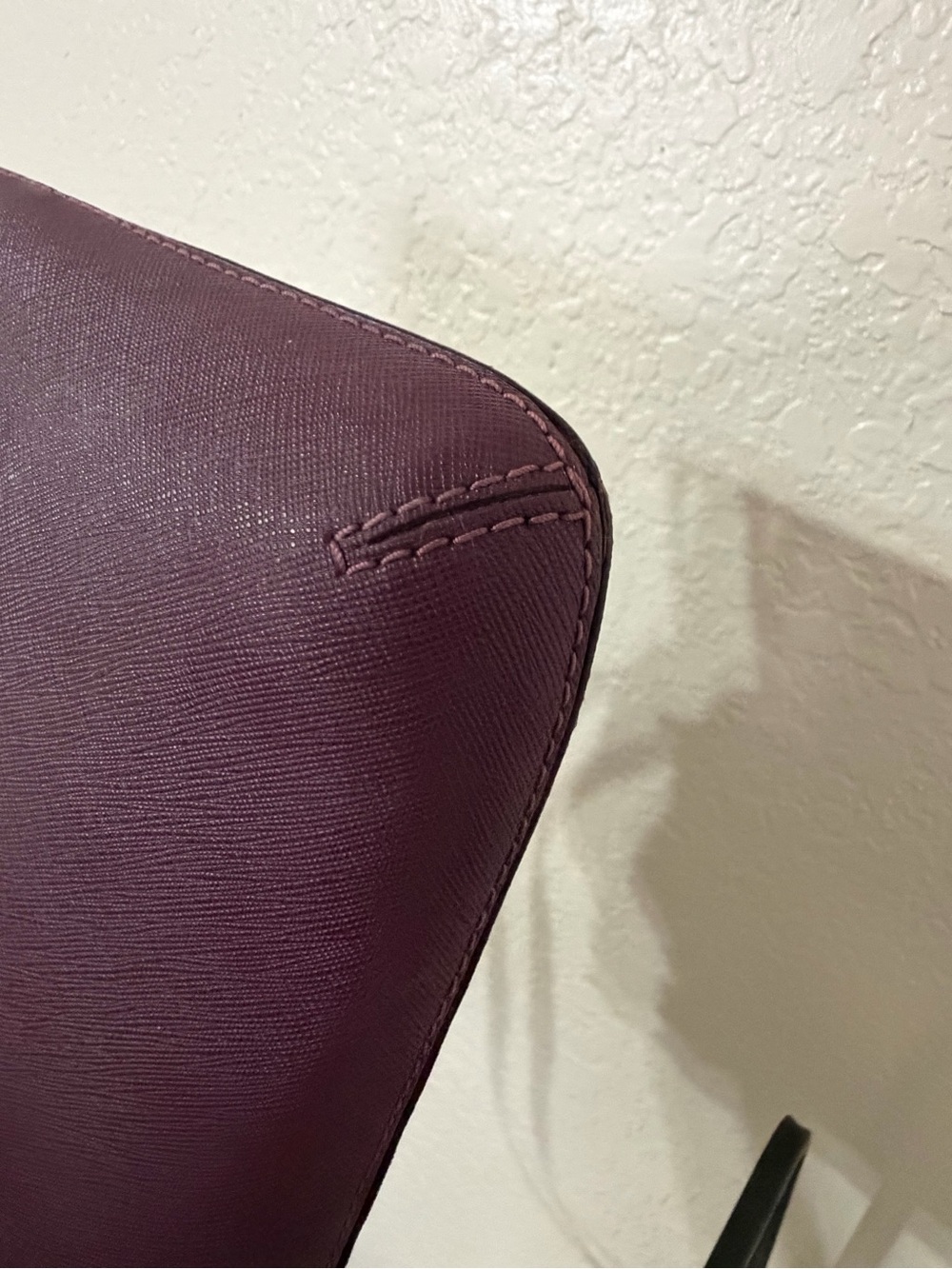 kate spade plum crossbody bag with gold logo - Picture 6 of 6
